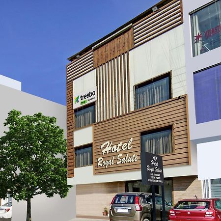Hotel Treebo Royal Salute, Zirakpur Zewnętrze zdjęcie