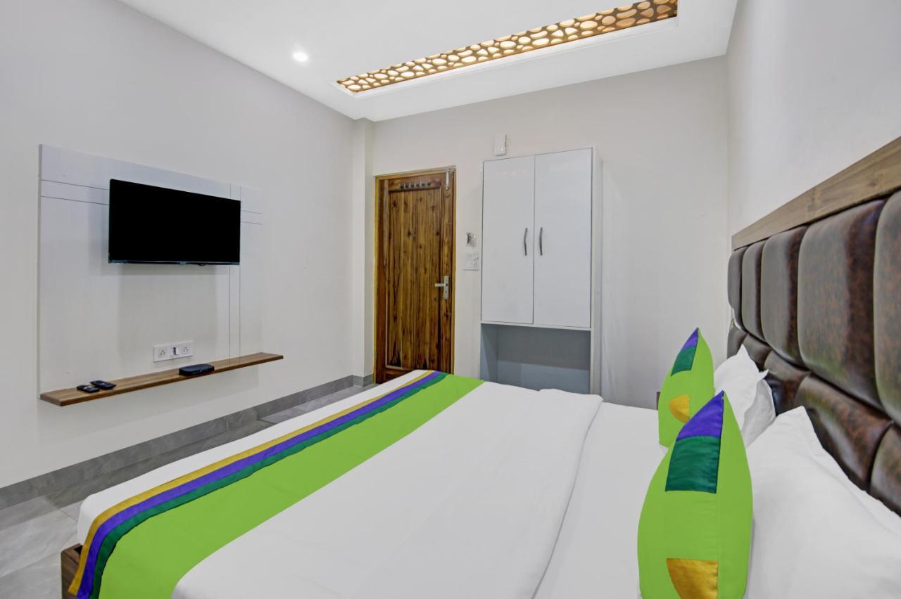 Hotel Treebo Royal Salute, Zirakpur Zewnętrze zdjęcie