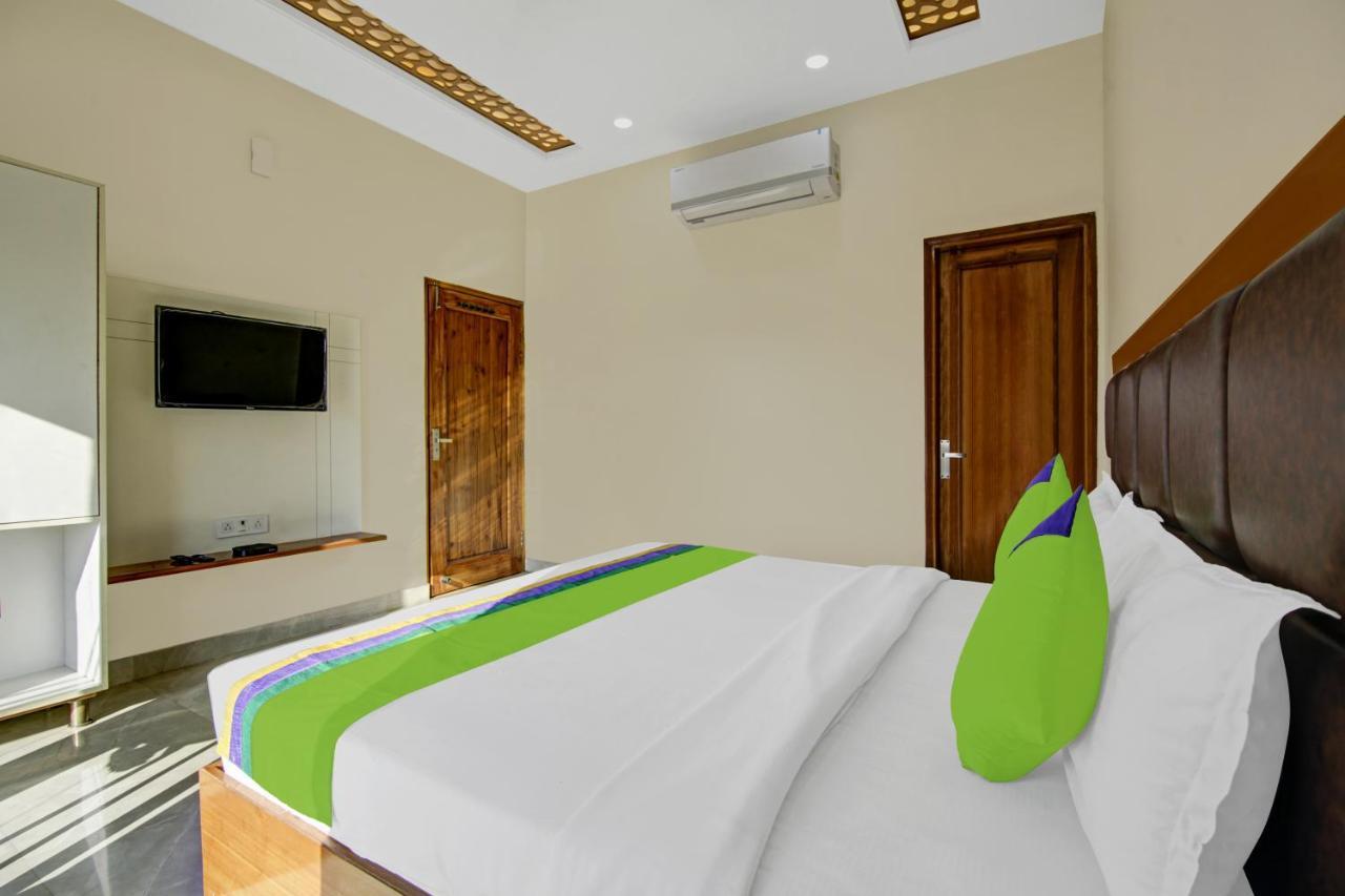 Hotel Treebo Royal Salute, Zirakpur Zewnętrze zdjęcie