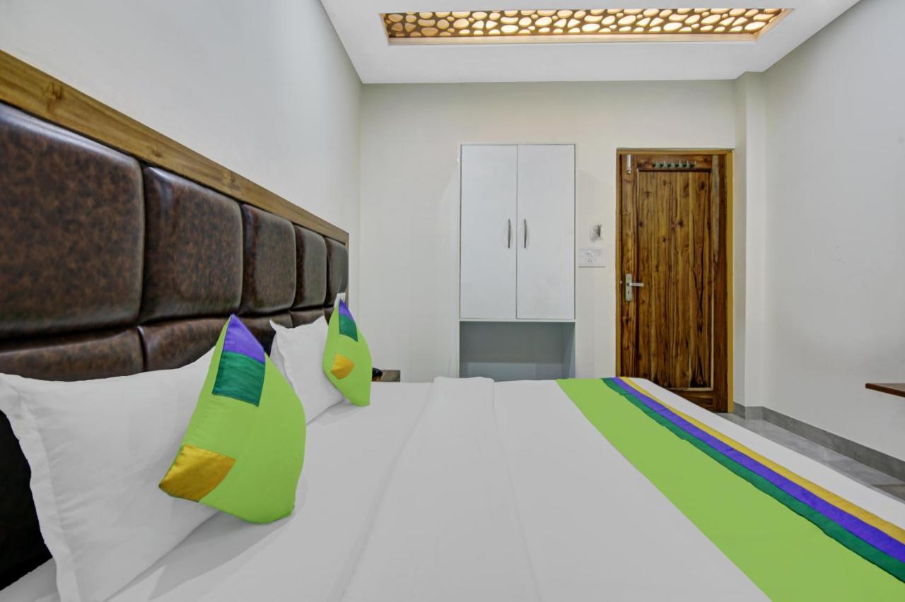 Hotel Treebo Royal Salute, Zirakpur Zewnętrze zdjęcie