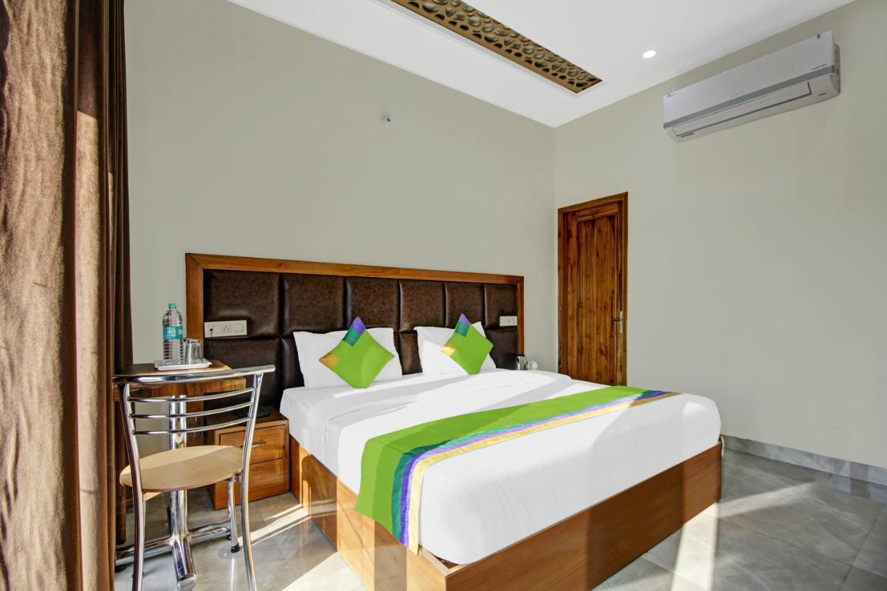 Hotel Treebo Royal Salute, Zirakpur Zewnętrze zdjęcie