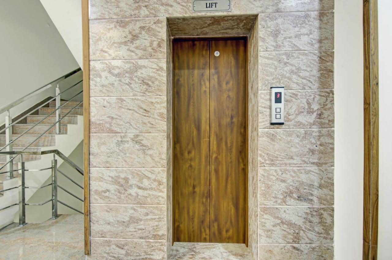 Hotel Treebo Royal Salute, Zirakpur Zewnętrze zdjęcie