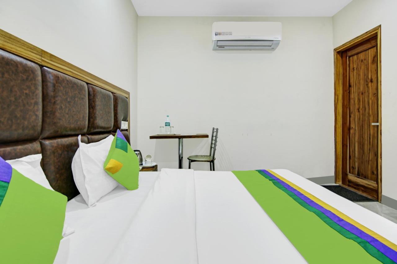 Hotel Treebo Royal Salute, Zirakpur Zewnętrze zdjęcie
